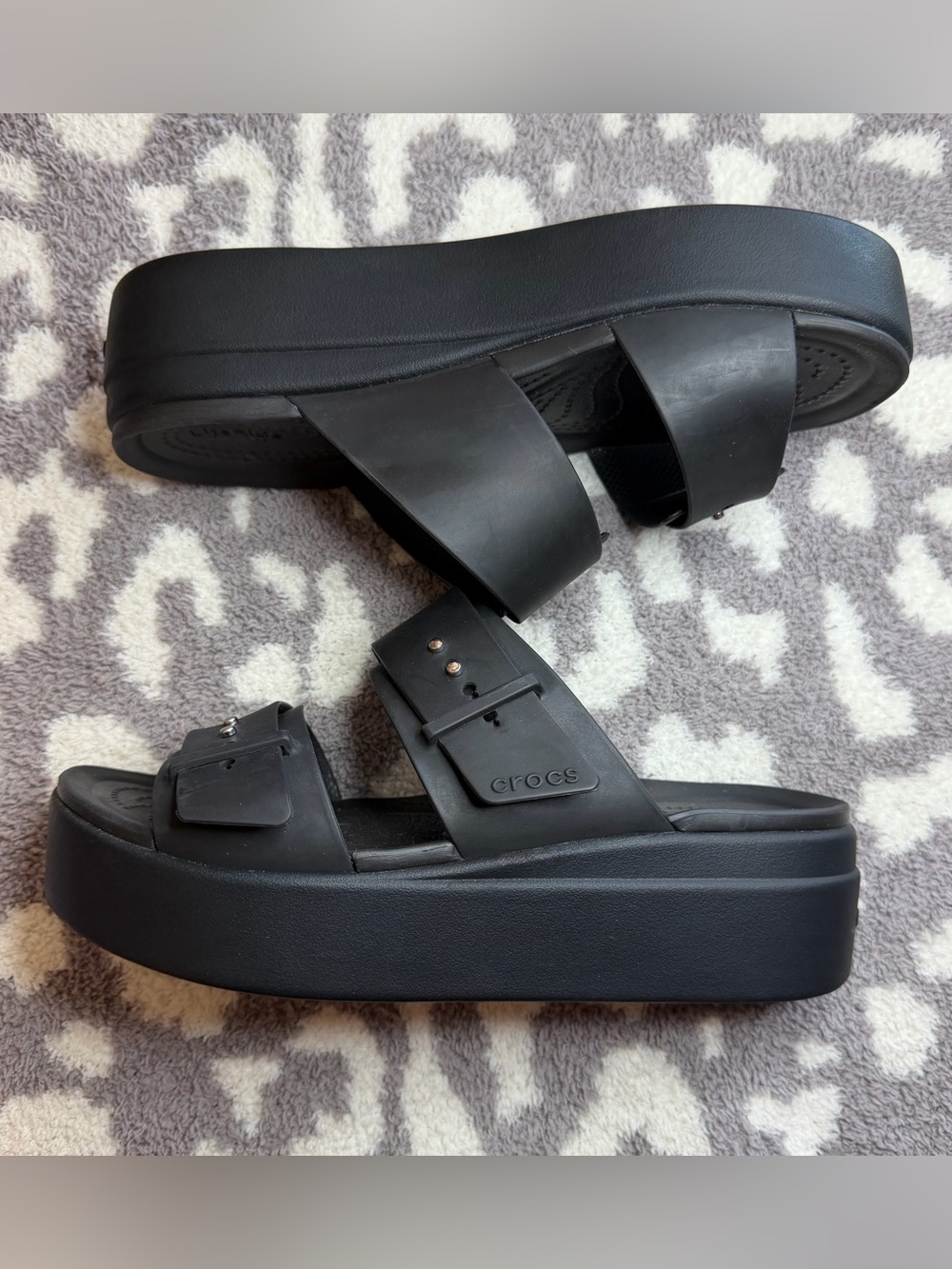 Crocs Brooklyn Low Wedge Black Platform Sandals Women’s Size 7 - Picture 2 of 4